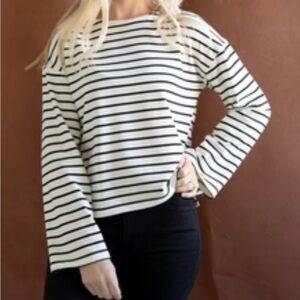 KOO DE KER Black and White Women's Top.